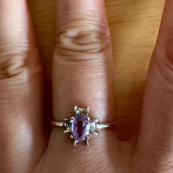 Sterling Silver Amethyst Ring - Picture 4 of 4